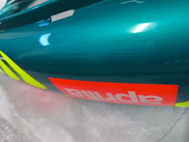 Aprilia SR - Peace and Love