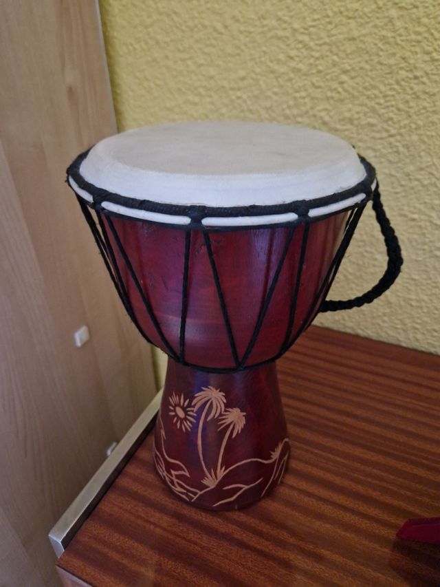 Yembé Rojo Instrumento Musical