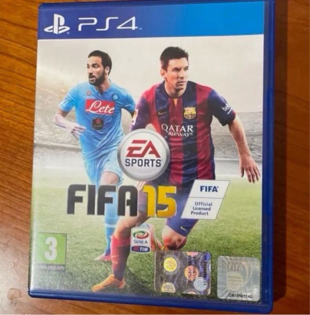 PS4 (PlayStation 4) negra