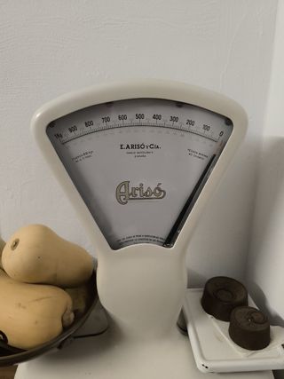 Báscula antigua Ariso