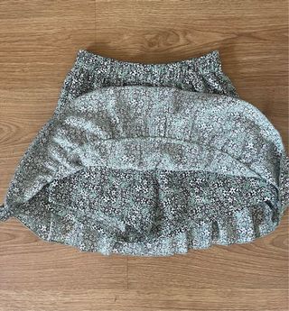 Saia Calção folhos Zara