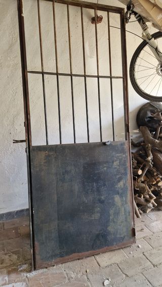 Puerta metálica