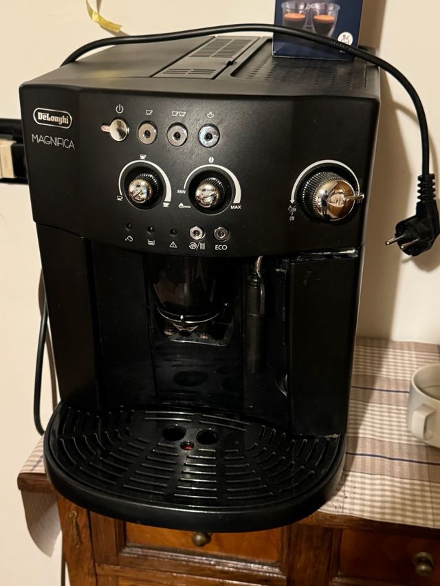 Macchina per il caffè’ De Longhi Magnifica,