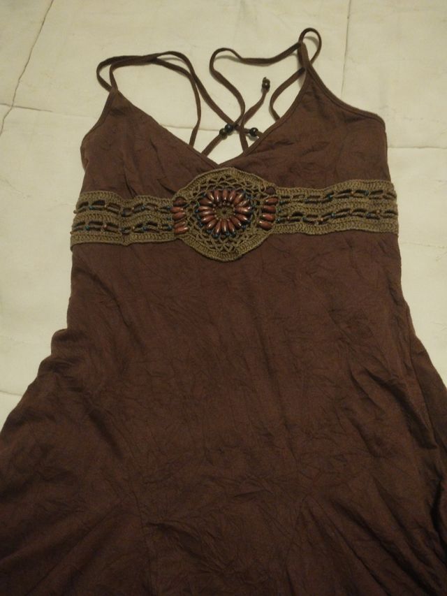 Vestido midi marrón