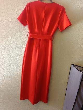 Vestido midi rojo ajustado