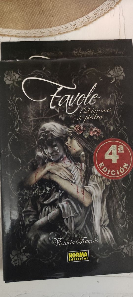 Favole, tomos 1 y 2 ilustradora Victoria Frances.
