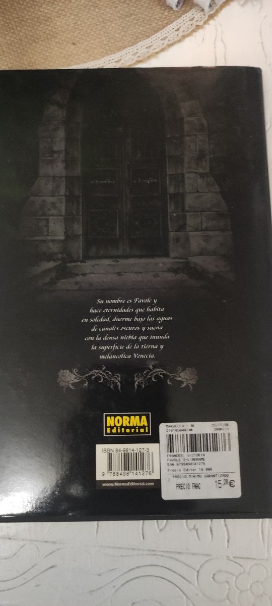 Favole, tomos 1 y 2 ilustradora Victoria Frances.