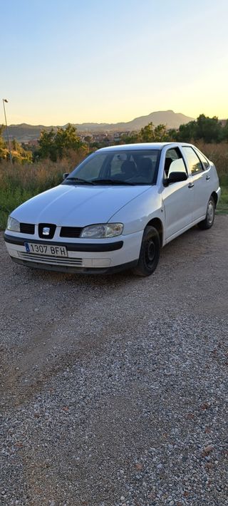 SEAT Cordoba 1.4 gasolina 