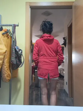 Parka reversible roja y azul