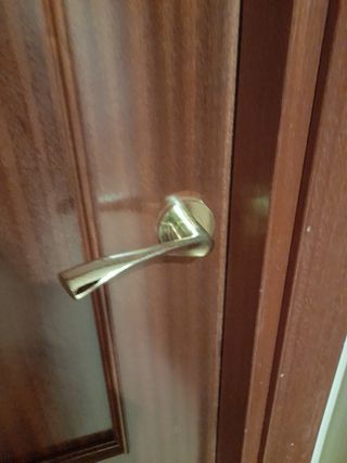 Puertas madera maciza