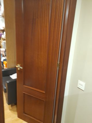 Puertas madera maciza
