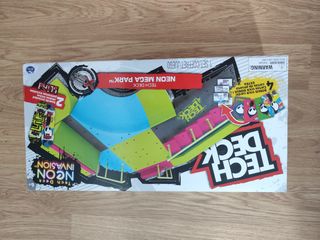 Tech Deck Neon Mega Park