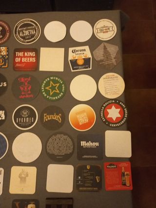 Collezione di sottobicchieri da birra