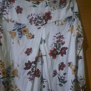 Blusa floral manga larga