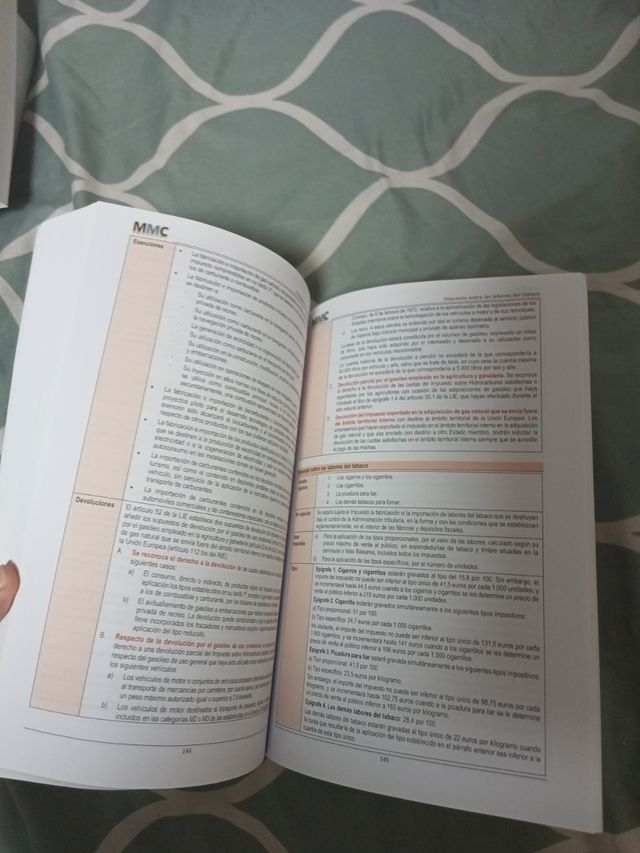 Agentes de Hacienda Esquemas de Tributario: Edi...