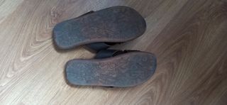 Chanclas piel con planta de gel talla 43