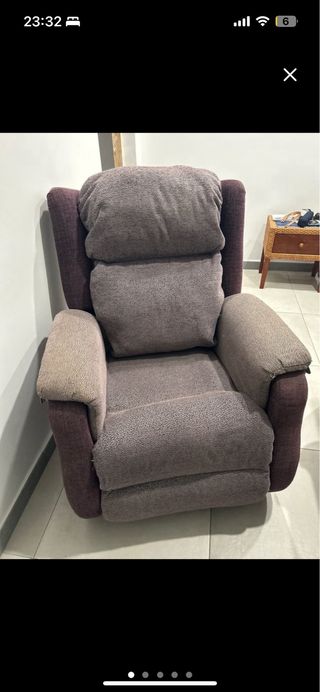 Sillón reclinable morado