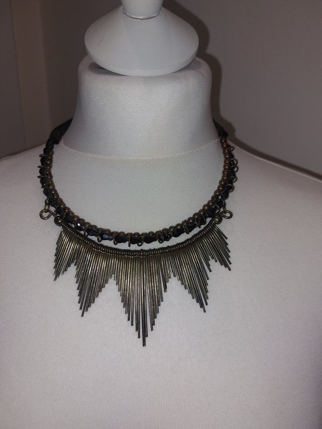 Collares varios cortos  largos con abalorios