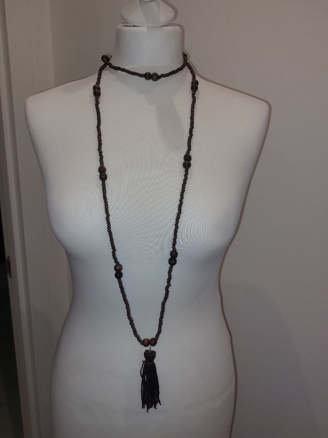 Collares varios cortos  largos con abalorios