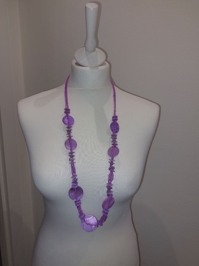 Collares varios cortos  largos con abalorios