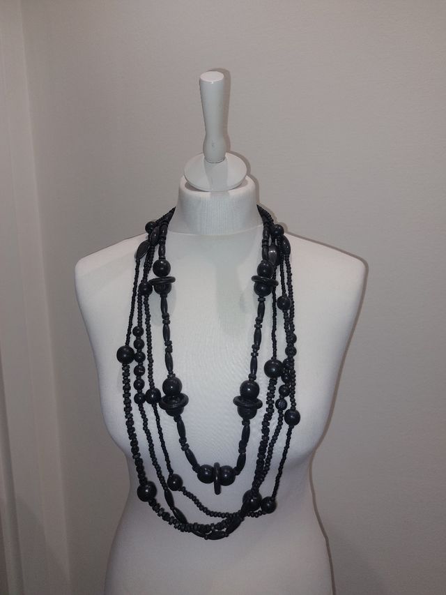 Collares varios cortos  largos con abalorios