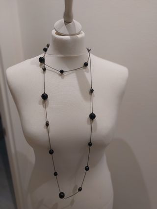 Collares varios cortos  largos con abalorios