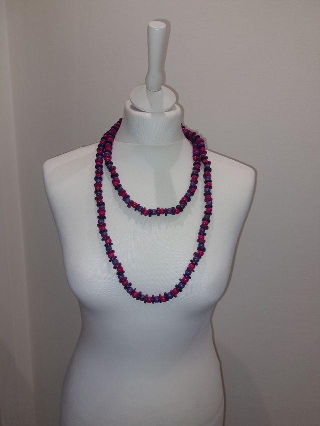 Collares varios cortos  largos con abalorios
