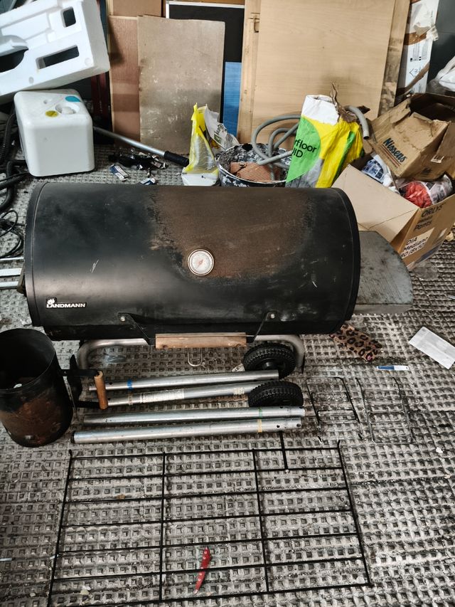 Barbacoa metálica negra