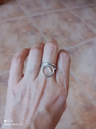 Anillo plateado espiral ajustable