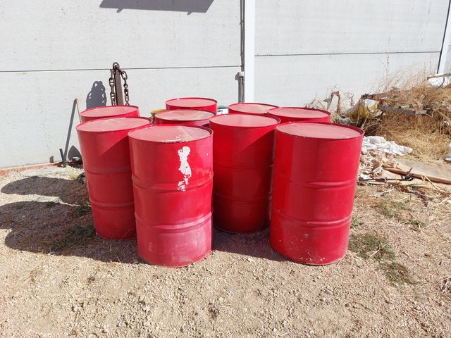 9 Bidones rojos - industriales