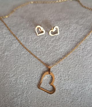 Collar y pendientes corazón acero