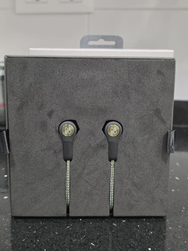 Auriculares nuevos sin usar