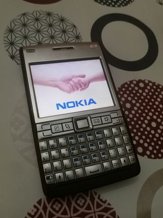 Nokia E61i - Teléfono móvil plateado