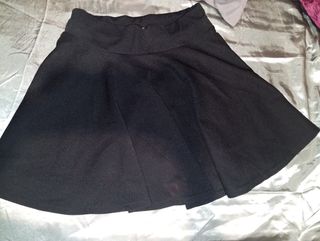 Falda negra skater
