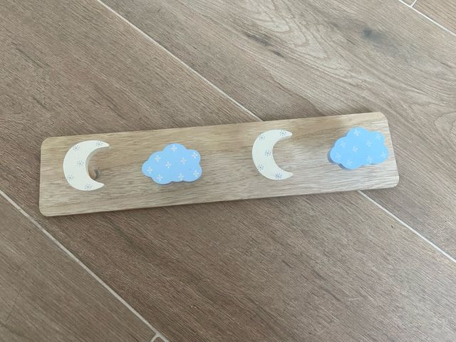 Percha infantil nubes y lunas