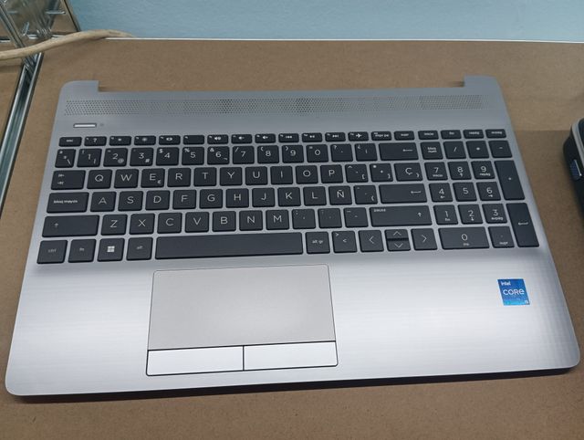 Piezas portátil HP 250 G8