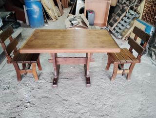 Mesa+2 sillas madera maciza, y esquinero