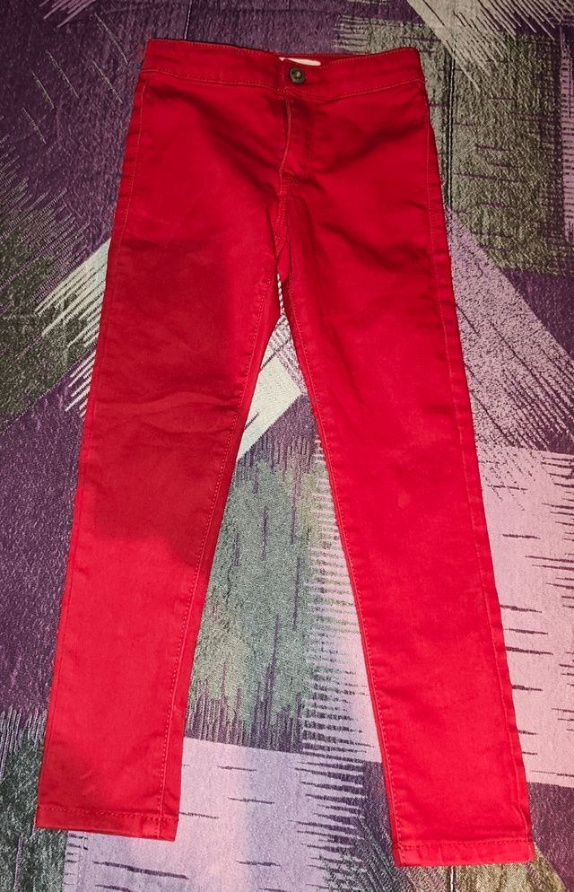 Pantalones niña rojos (talla 5-6 años)