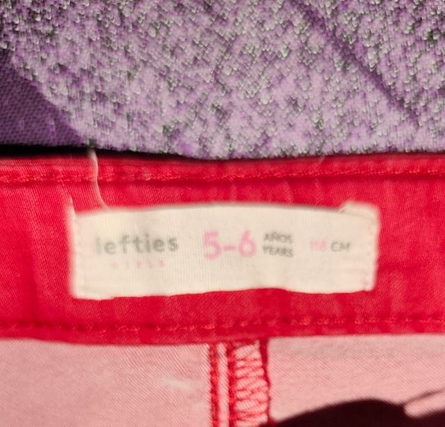 Pantalones niña rojos (talla 5-6 años)
