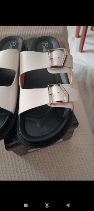 Sandalias Balliou blancas