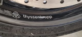 BMW HP4 - Moto de carreras