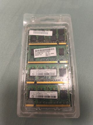 2x Memorias RAM Kingston 
De 1gb
Y otras dos de 51