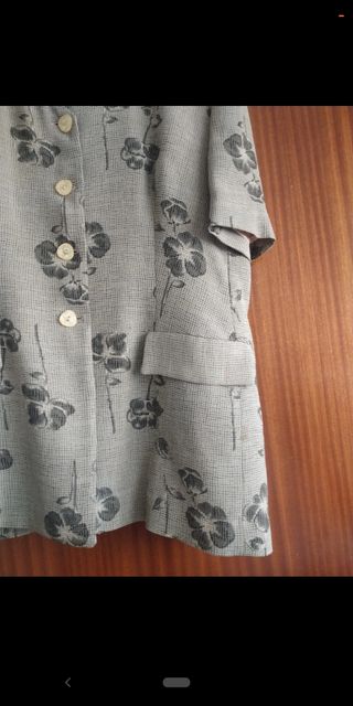 Traje falda flores beige-gris