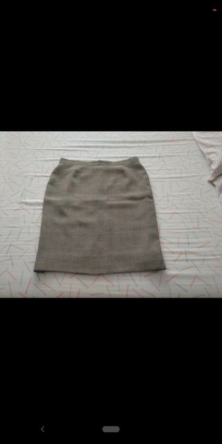 Traje falda flores beige-gris