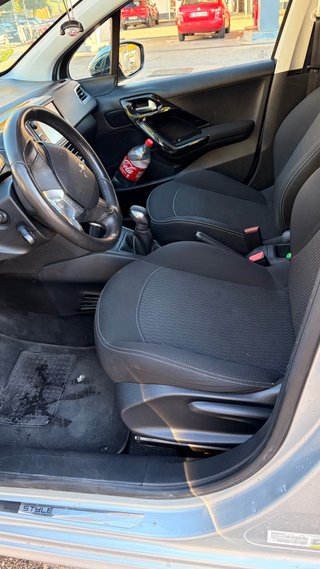 Peugeot 208 2017