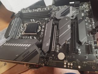 Placa base MSI Tomahawk Wifi Z590.