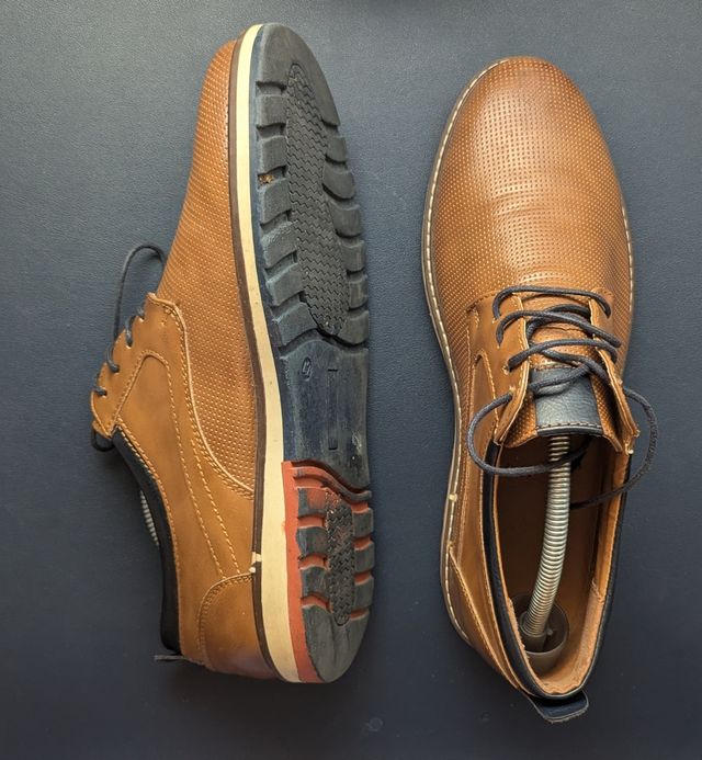 Zapatos marrones de vestir