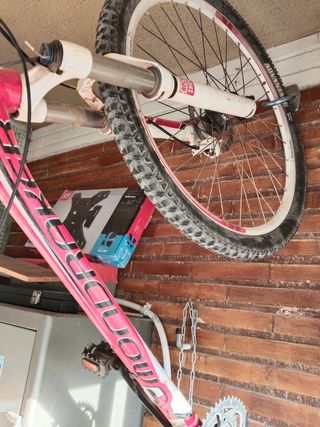 Bicicleta montaña Moonraker 18" 
Incluye siicons