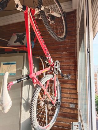 Bicicleta montaña Moonraker 18" 
Incluye siicons
