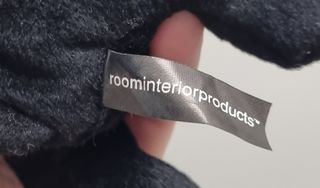 Peluche perro negro con collar (puppy PUP) de room